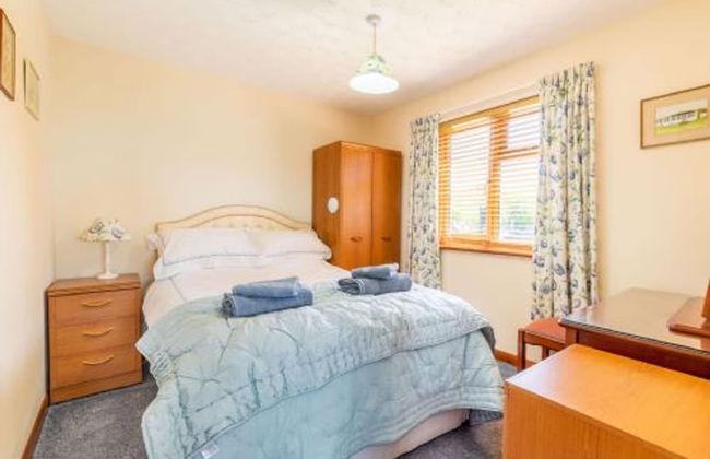 Host Stay Breezy Bungalow - Foto 5