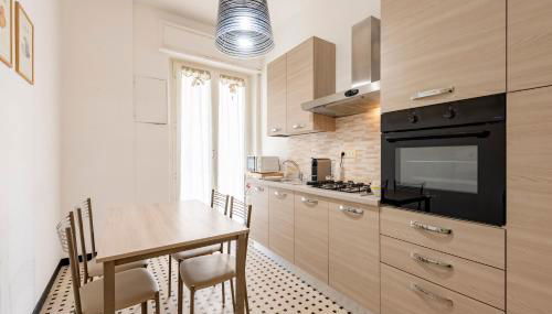 JOIVY Penthouse Flat W/Terrace - Photo 4, pet friendly, minibar