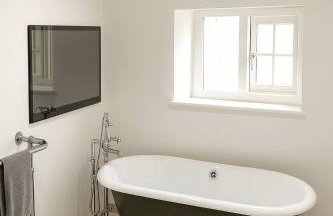 Bridge House Modern Comfort in Historic Stone - Foto 19