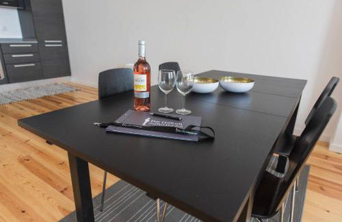 Central Lisbon Flat by Pink St - Photo 11