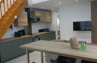 jolie maison au château - Photo 1