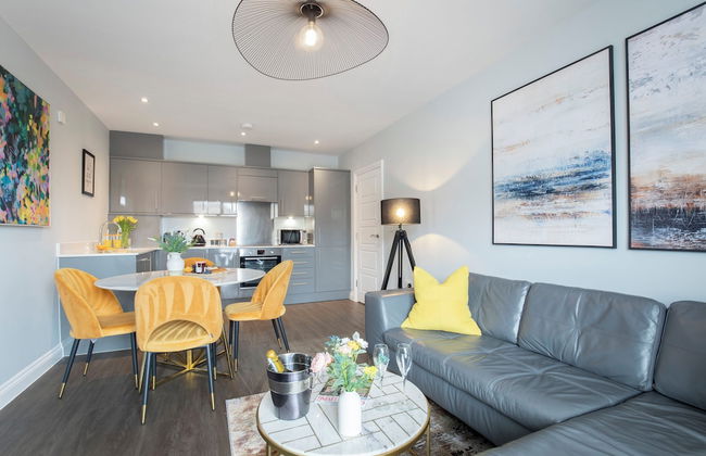 Elliot Oliver -Stylish 2 Bedroom Apartment With Parking In The Docks - Photo 9