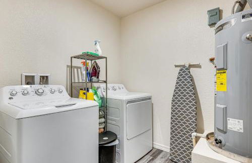 Golf, Game, Hike, Fish and Relax Mohave Valley Gem - Foto 23