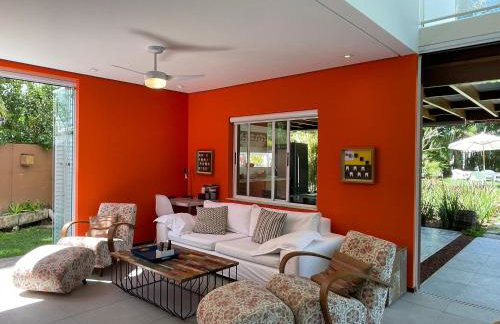 Casa de Praia em Interlagos - 4 suítes a poucos metros do mar - Foto 11