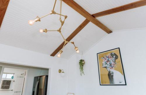 Serene Silver Lake 1 bedroom 1 bathroom Back house With Private Backyard - Photo 21