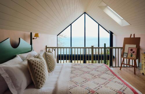 1-bed luxury seafront cabin in heart of Newlyn, Mousehole - Photo 4