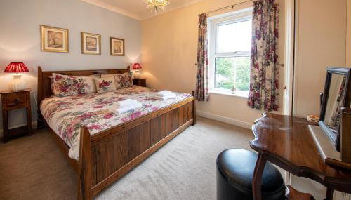 Harrogate 100 - Photo 4