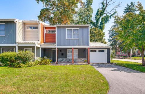 Walk to Main St Hendersonville Chic Home with Yard - Foto 25