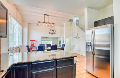 FlightDeck HotTub Fireplace NearAirport FamilyHome - Foto 17