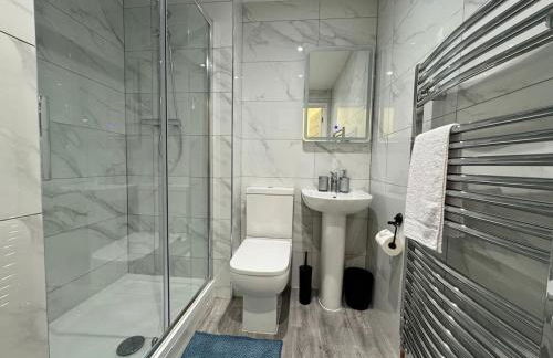 4 Town centre, Free off road parking, entire flat - Foto 24