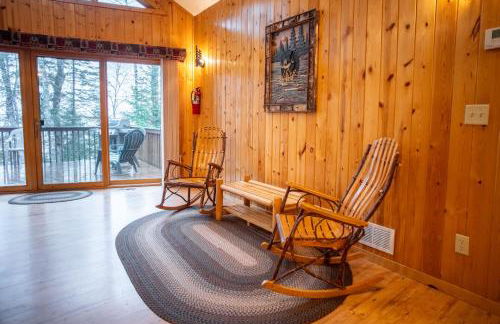 Spacious 6Bedroom Cabin Style Home - Sleeps 18 - Near Birch Lake - Timber Bay - Parking - CB13 - Foto 5