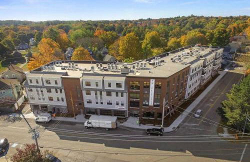 Luxury Apartment with Gym, Steps From Commuter Rail #2009 - Foto 19