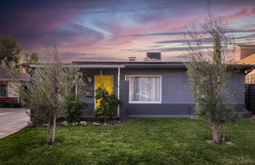 Modern Oasis with Pool & Jacuzzi near Universal Studios - Foto 32