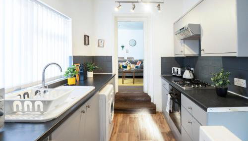 Spacious 3 Bed Flat-Free Parking-by Holiday Homes - Foto 3