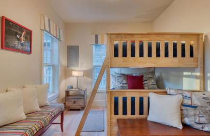 Beachside Retreat w Hot Tub Balcony Dining Blue-Ceiling Charm Sea Cured by AvantStay - Photo 21