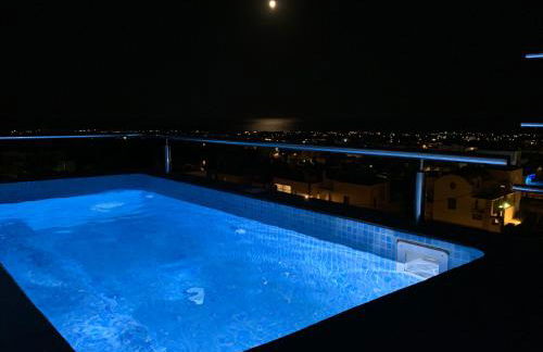 Lux house with outdoor jacuzzi and sea view in Santorini - Foto 7