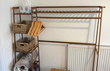 Cozy & Self Contained Garden Bungalow - Foto 16