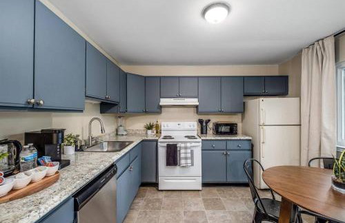 Chic Remodeled Retreat Near Emu: Easy Commute 2 Bedroom Apts - Foto 10