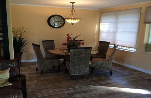 Spacious Beach House Unit,Beautifully Furnished 2 Bed 2Bath./2Min.Walk To Beach - Foto 23