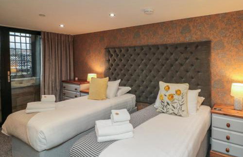 Tornado Engine Shed - Photo 16