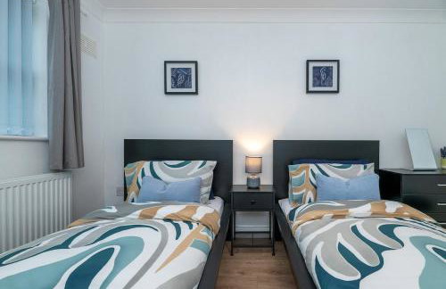 Modern 3BR Home - Designated Parking - Groups - Foto 38