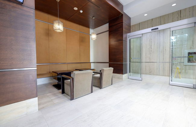 Grand Royal Condos -Mississauga SQ One - Photo 2