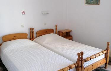 Lefteris Rooms - Foto 12
