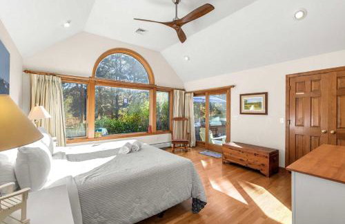 Spacious Home with Direct Pond Access! - Foto 18