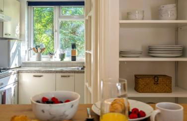 Comfy & Convenient 1-Bed Flat in Quiet Maida Vale - Photo 17