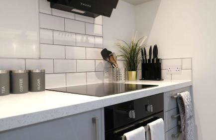 Lovely 2 Bed Apartment w Garden near Northampton - Photo 5