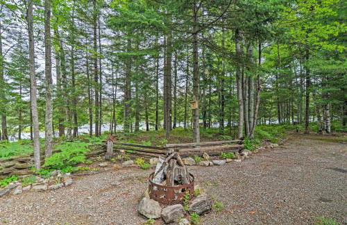 Rustic and Modern Home with Fire Pit on Tower Pond! - Foto 28