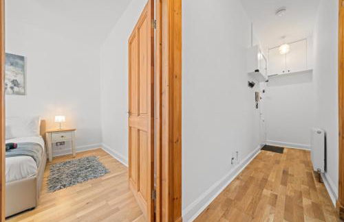 Modern Holyrood 1 Bedroom Apartment - Edinburgh - Photo 9