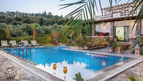 Private Pool & Garden Villa for 6 - Foto 2