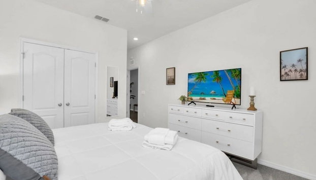 Luxury 6 Bed Private Pool Home In Solterra Resort 6 Bedroom Home by RedAwning - Foto 5, Habitación