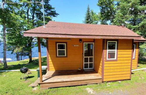 Lakeside 2 Bedroom Glacier Cabin On Kab - Foto 1