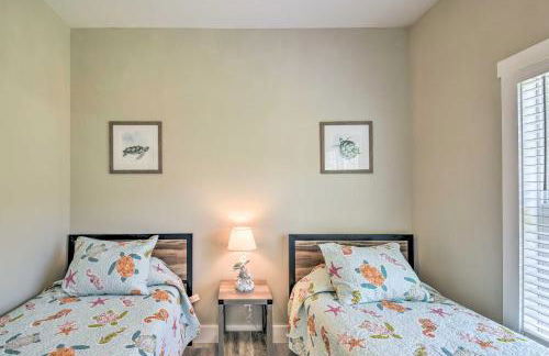 Ocean Isle Beach Home with Shared Lanai and Grill - Foto 23