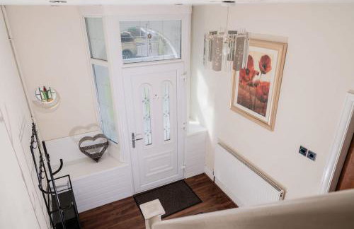 Spacious 6 bedroom House in Dudley with optional Nursery-Drive and Garage-Families and Contractors Welcome - Foto 45