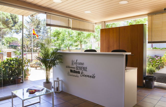 Velor Apartments - Photo 2