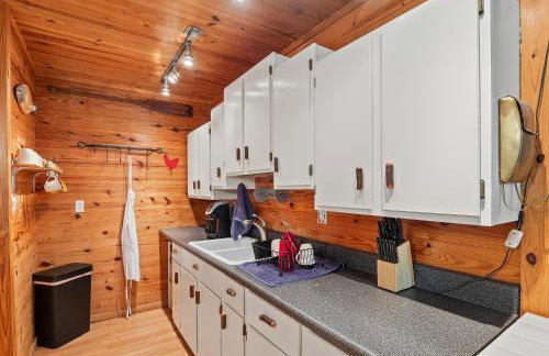 Wonderland Cabin - Enchanting Lakeside Sanctuary - Foto 16