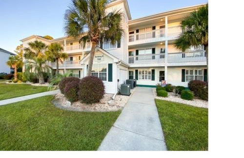 D2 Bishop on the Green 2 BR 2 BA Condo Colonial Charters Golf Course - Foto 12