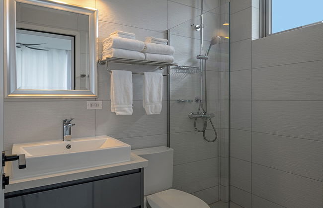 Santosha Whitehouse JM - 10 Bedroom Villa w Private Beach - Photo 16