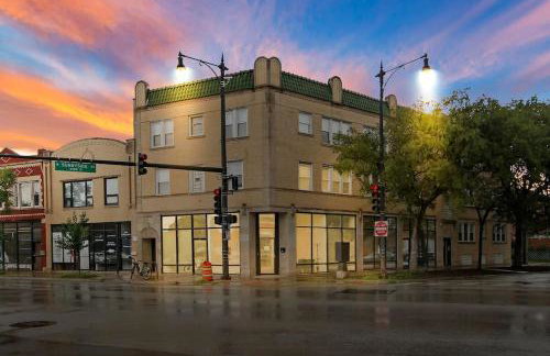 Modern & Furnished 2BR Apt with In-unit Laundry - Sunnyside 2E - Foto 19