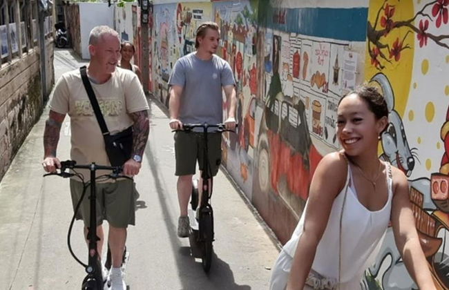 Bangkok e-Scooter and Longtail Boat Tour - Photo 5