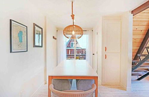 Mid Century Modern Cabin - The Tahoe A-Frame - Foto 2