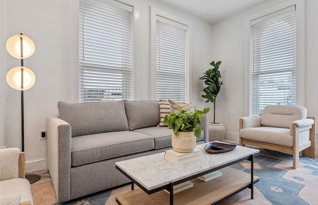 The Continental, powered by Placemakr - Downtown - Market Square - Photo 53