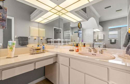 Quiet and Cozy 3 beds 3 baths in Spring Hill with heated Pool and Hot Tub - Foto 10