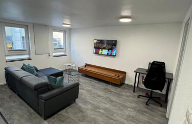 Luxus-Apartment im Herzen von Ludwigsburg - - WLAN - Klima - 24h Check-In - Waschmaschine - Terrasse - 200m vom Schloss und vom Ludwigsburger Marktplatz - - - Foto 4