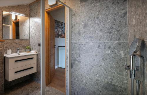 Chalet Confidentiel - OVO Network - Foto 21