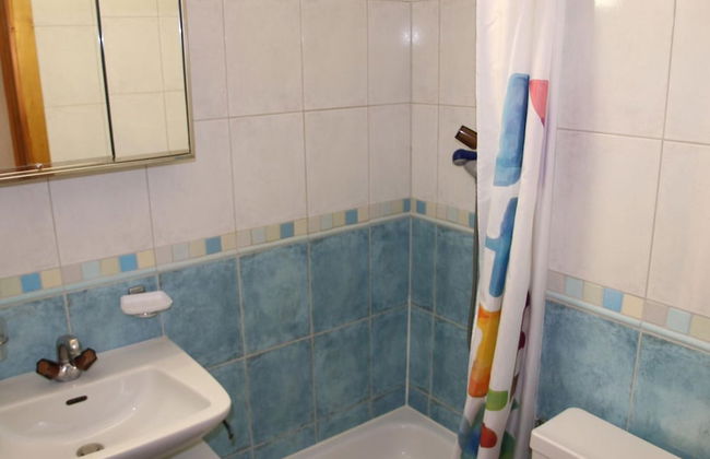 Stunning Apartment in Heart of Valley - Photo 9