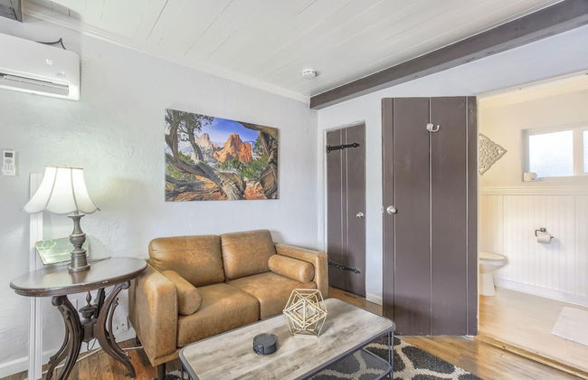 1BD Cozy Suiterestaurants & Hiking!dogs Welcome - Photo 10